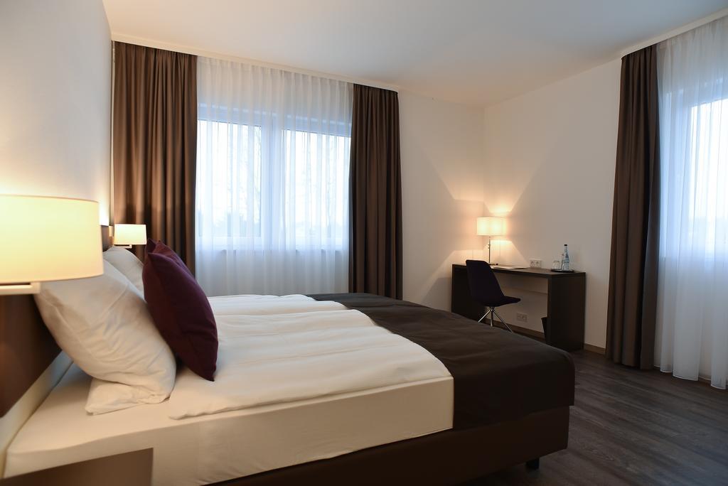 Guesthouse Lichtenau Nussloch Phòng bức ảnh